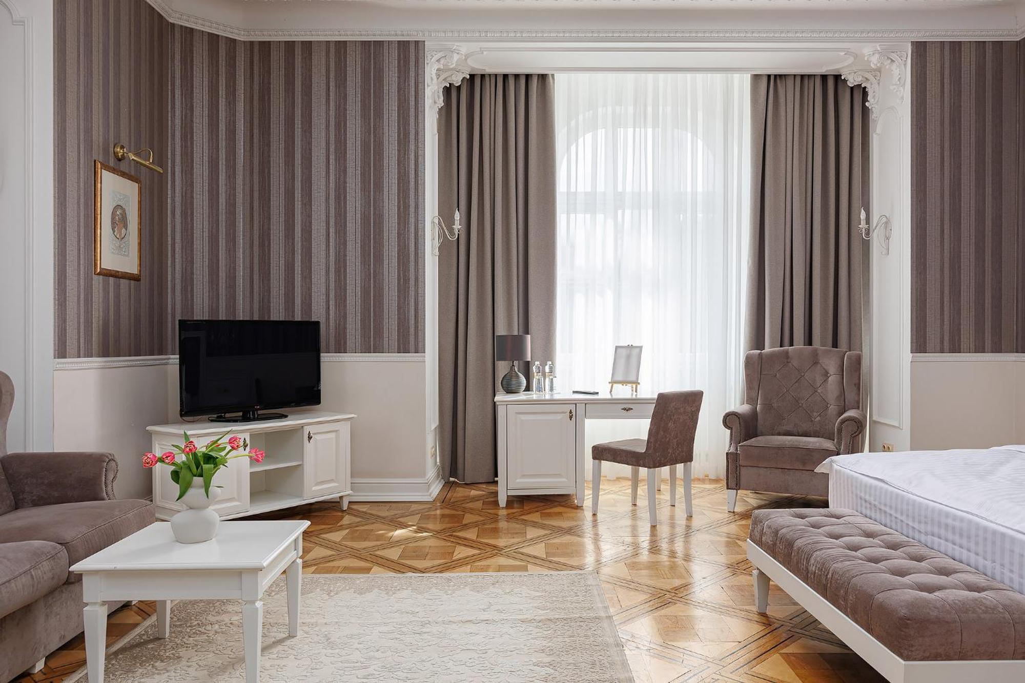 לבוב Modern Art Hotel מראה חיצוני תמונה